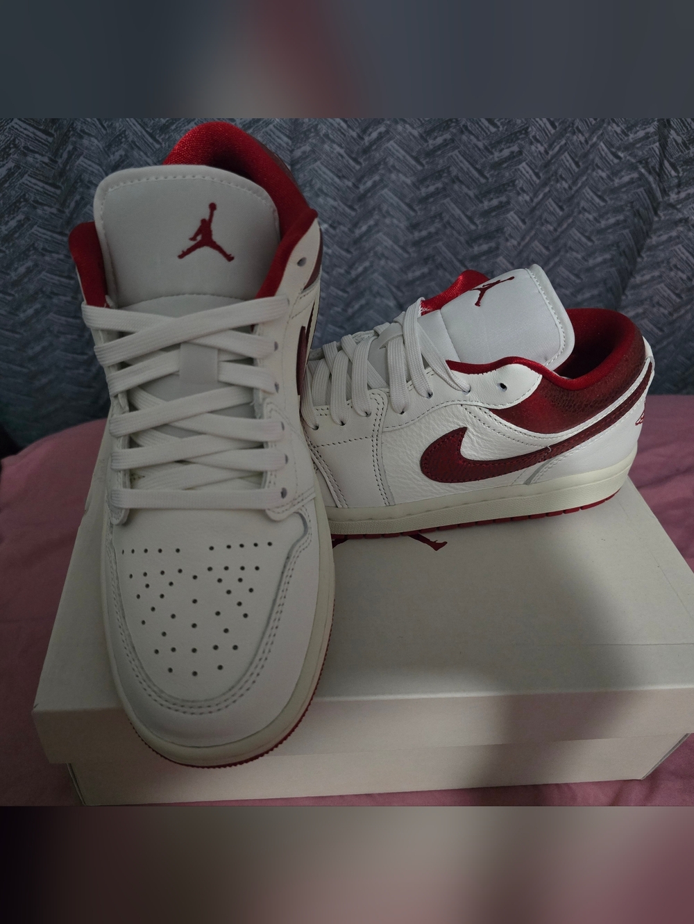Nike Air Jordan 1 Low - White & Red